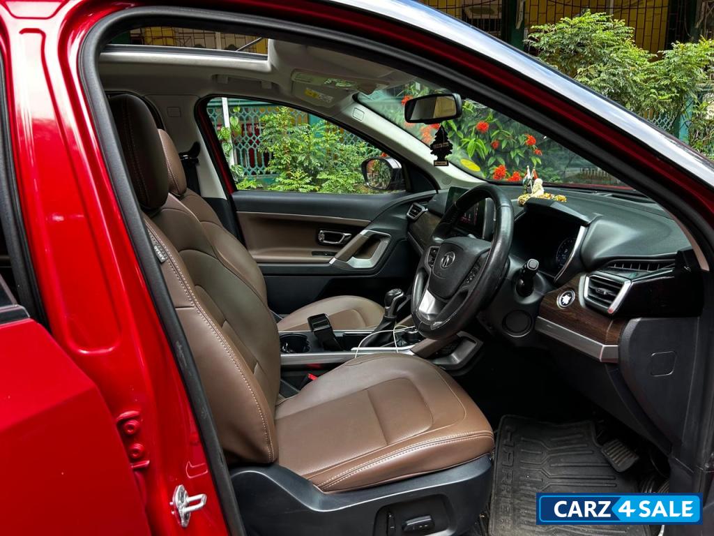 Red & Black Tata Harrier TATA HARRIER XZA 2.0 L KRYOTEC BSVI