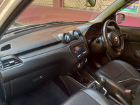 White Maruti Suzuki Swift LXI