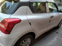 White Maruti Suzuki Swift LXI