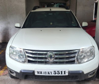 White Renault Duster RXL
