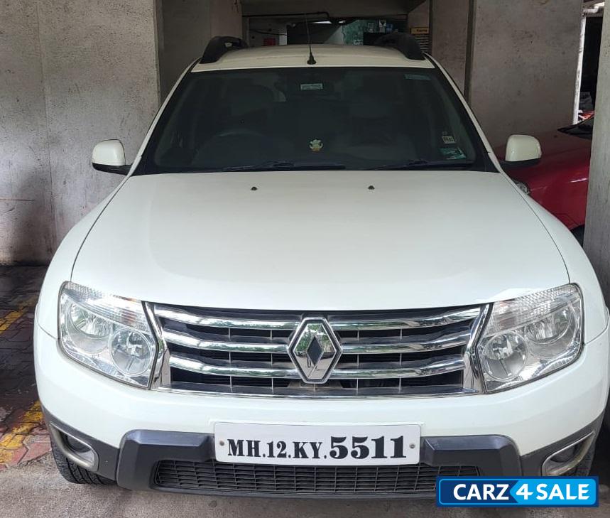 White Renault Duster RXL