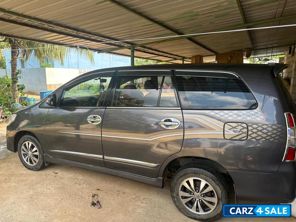 Toyota Innova 2.5z Bs111