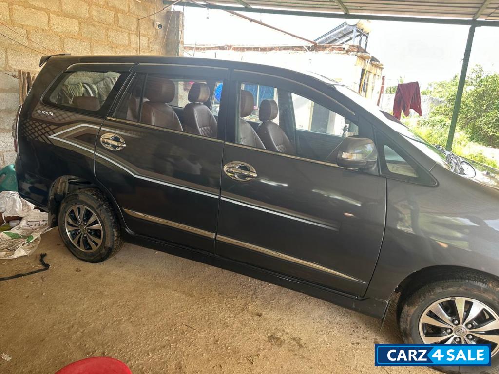 Toyota Innova 2.5z Bs111