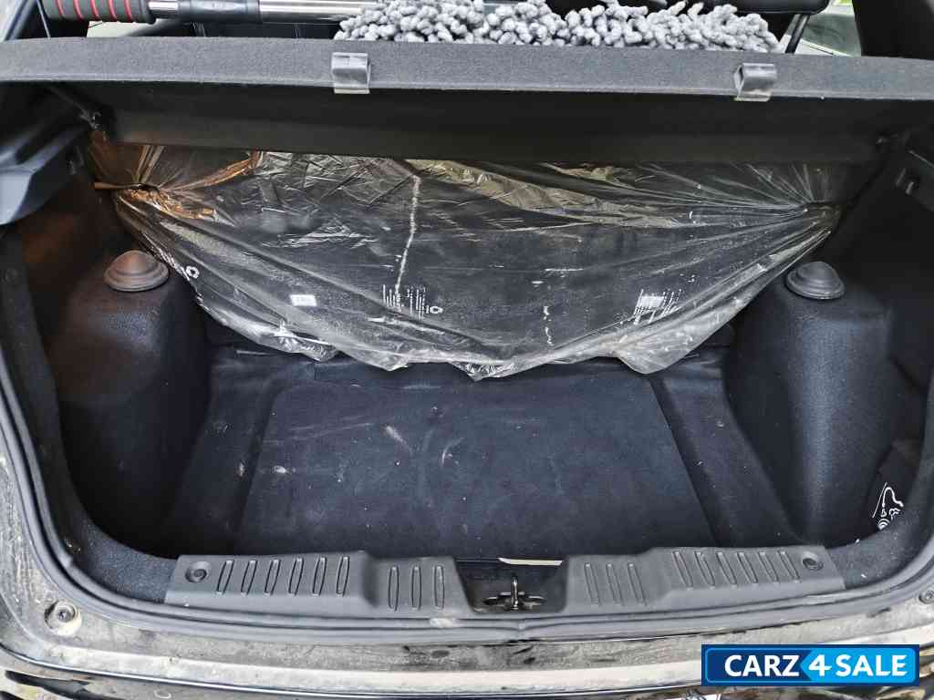 Cosmic Black Tata Altroz Xz plus iturbo dark edition