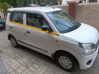 White Maruti Suzuki Wagon R Lxi cng