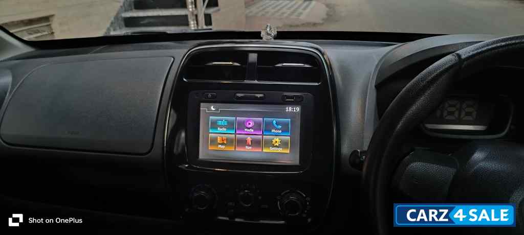 Silver Renault Kwid Rxt 1.0 automatic optional
