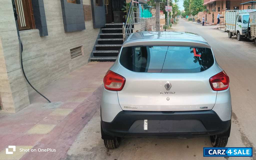 Silver Renault Kwid Rxt 1.0 automatic optional