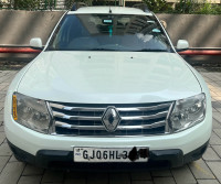 Pearl White Renault Duster 85bps
