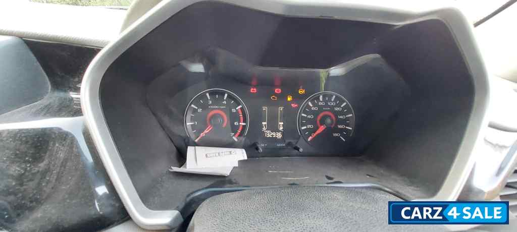 Mahindra KUV100 K6+ 6str