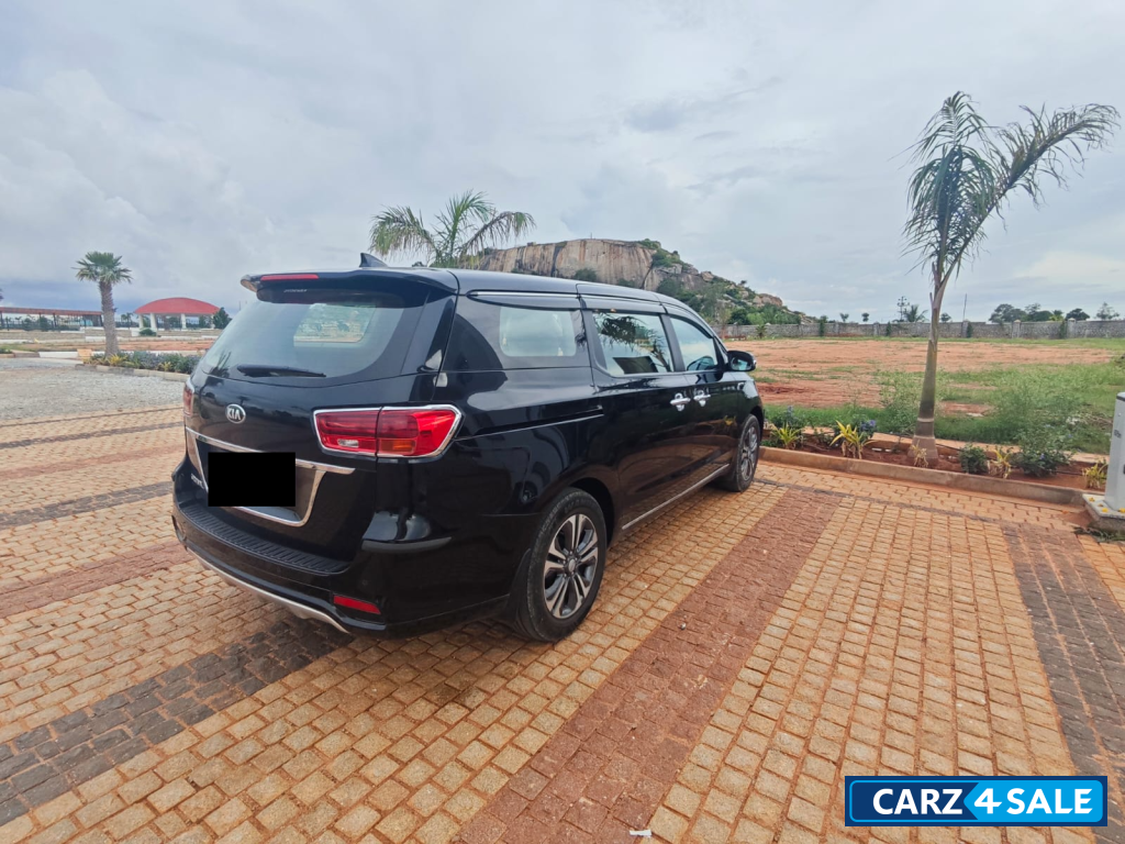Kia Carnival Premium 8 seater