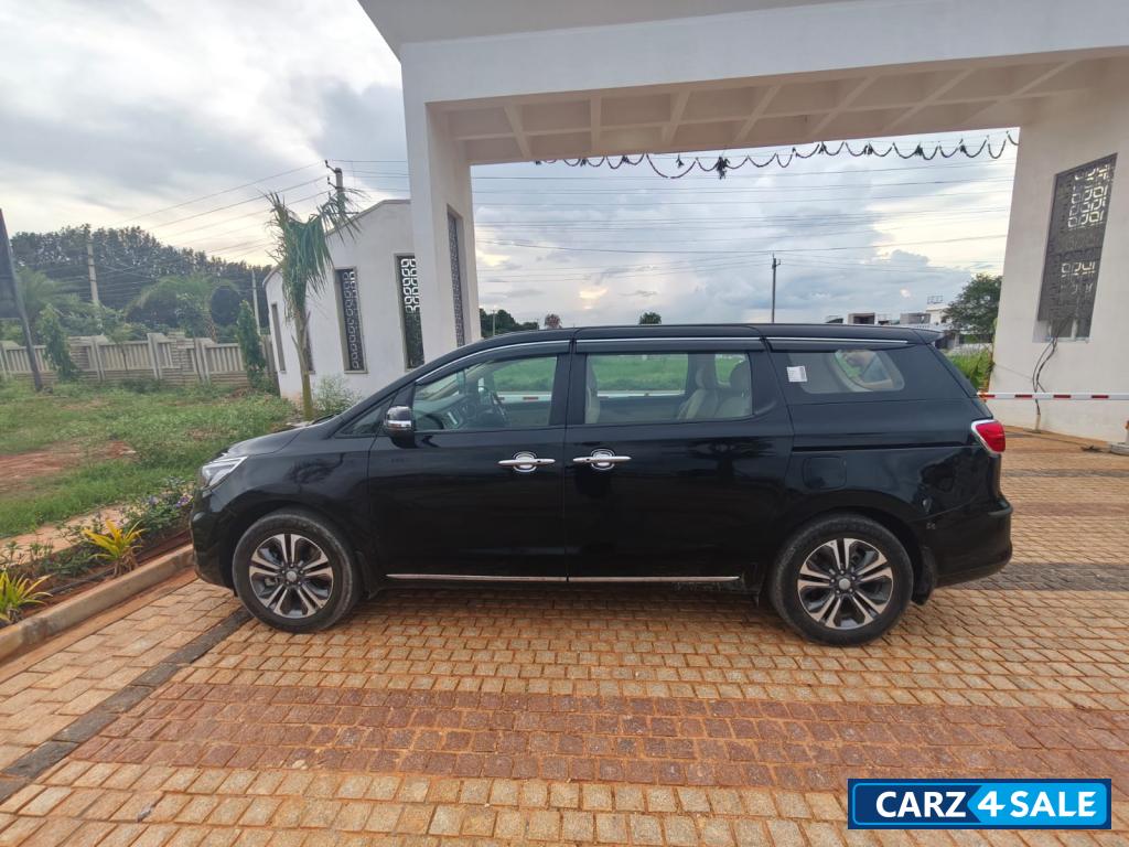 Kia Carnival Premium 8 seater