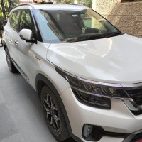 White Kia Seltos 1.4 7DCT GTX PLUS