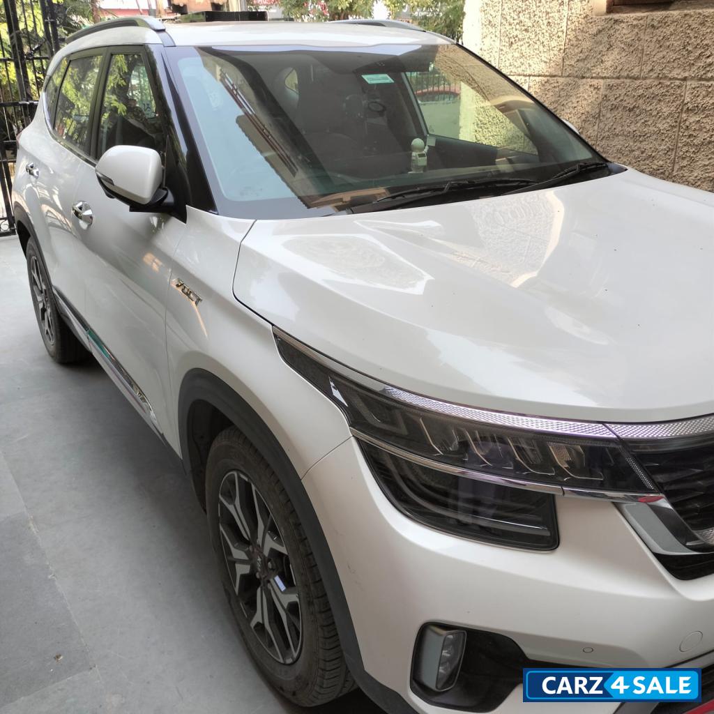 White Kia Seltos 1.4 7DCT GTX PLUS