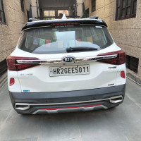 White Kia Seltos 1.4 7DCT GTX PLUS