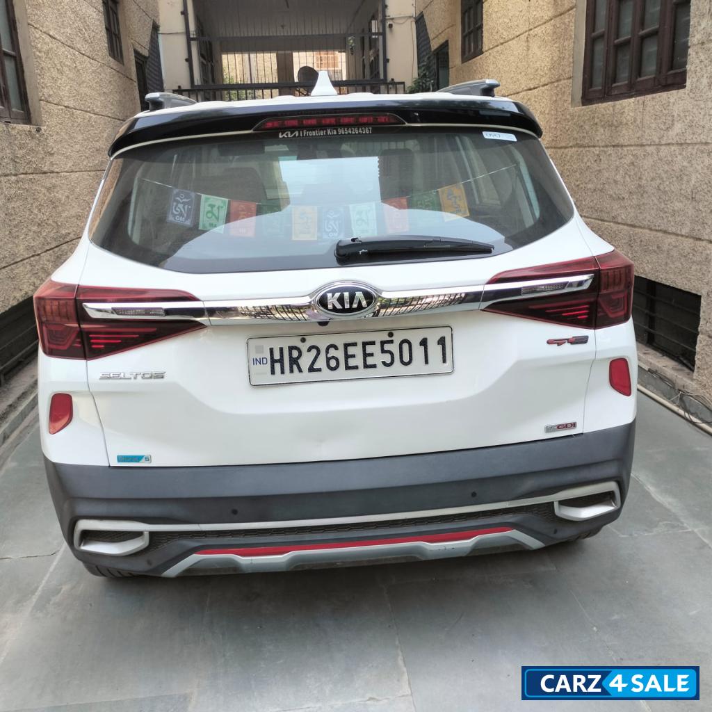 White Kia Seltos 1.4 7DCT GTX PLUS