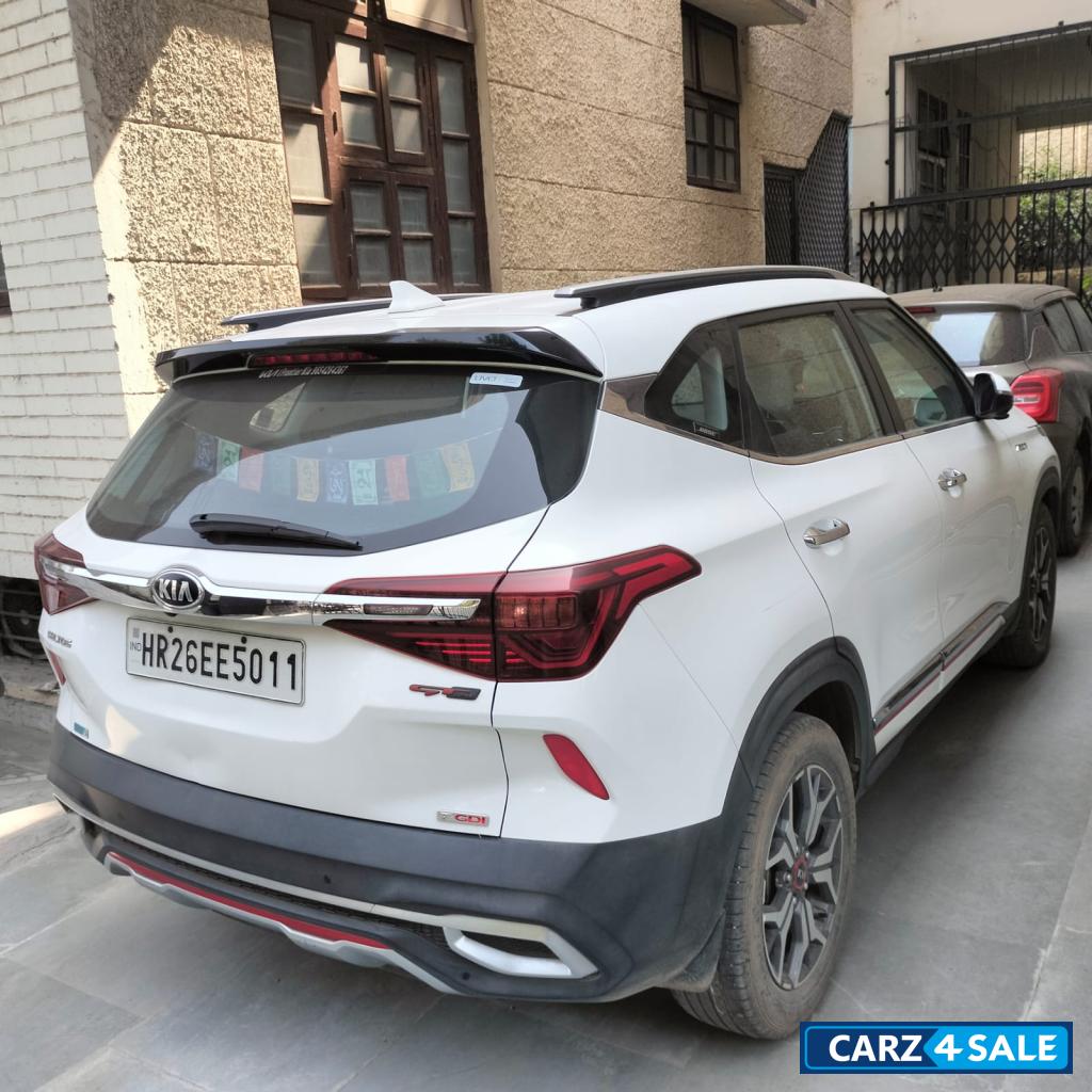 White Kia Seltos 1.4 7DCT GTX PLUS