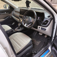 White Kia Seltos 1.4 7DCT GTX PLUS