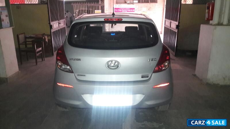 Silver Hyundai i20 Sportz 1.4 CRDi