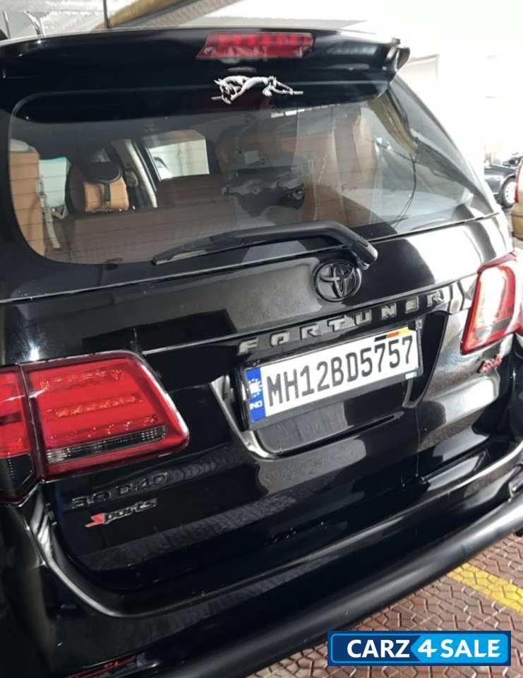 Black Mica Toyota Fortuner 3.0 D