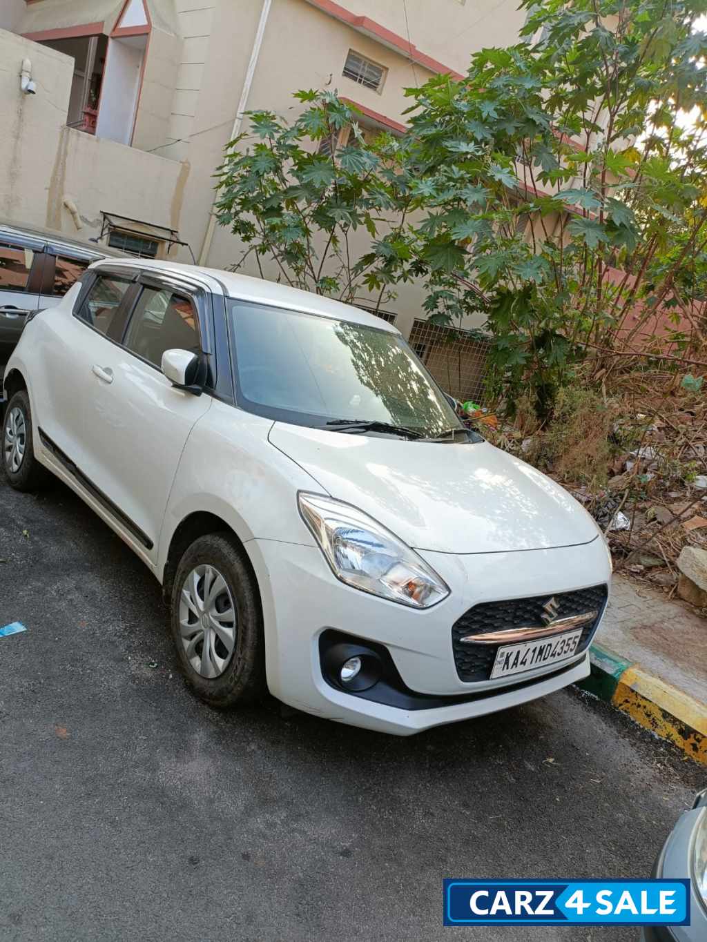 Maruti Suzuki Swift VXI AMT
