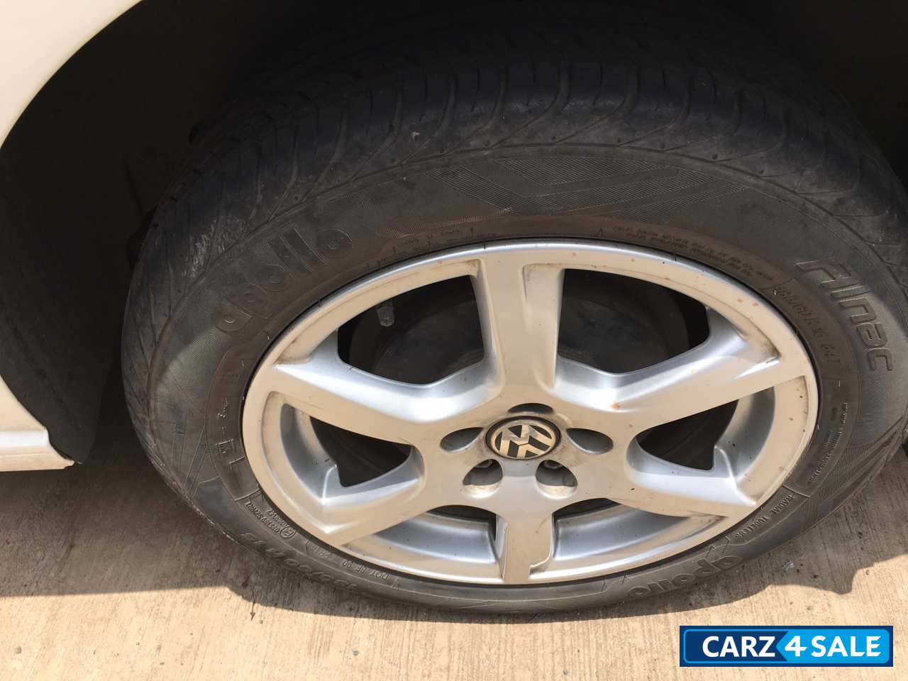 White Volkswagen Vento Diesel Highline White Volkswagen Vento Diesel Highline