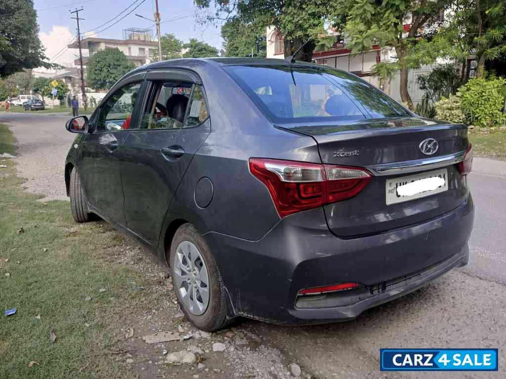 Dark Grey Hyundai Xcent VtVt E+