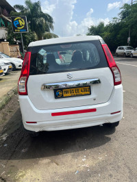 White Maruti Suzuki Wagon R LXI CNg
