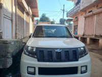 White Mahindra TUV300