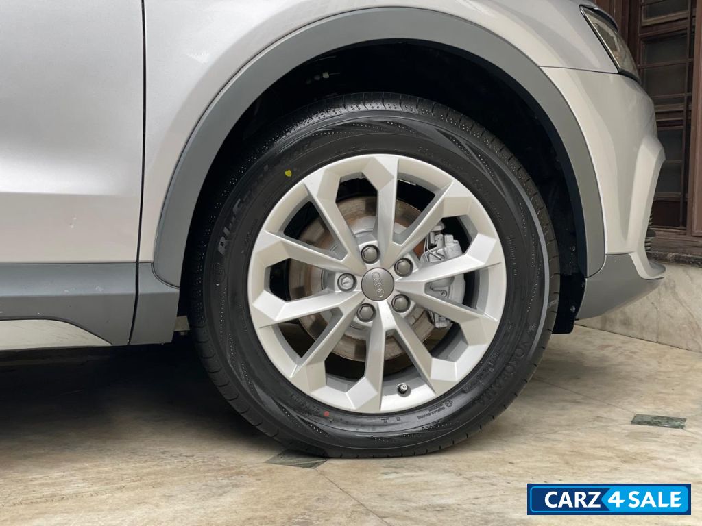 Audi Q3 35 tdi premium plus Quattro 2.0 litre