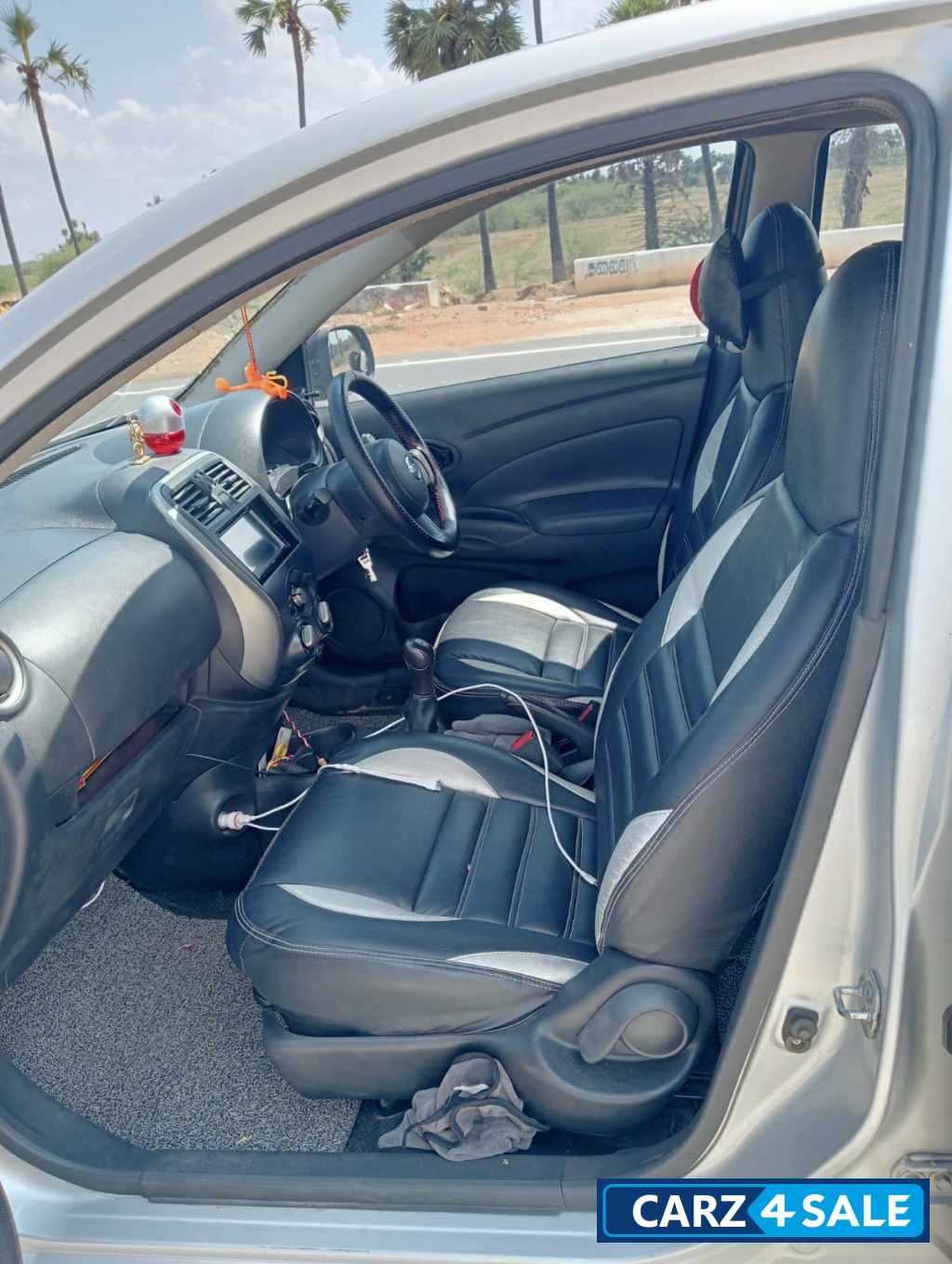 Silver Nissan Sunny Xe disel