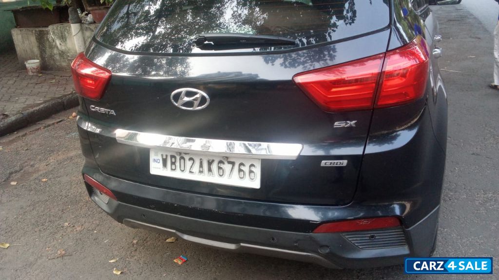 Black Hyundai Creta LMV