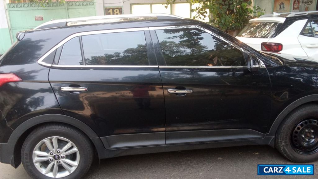 Black Hyundai Creta LMV
