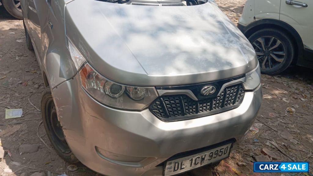 Silver Mahindra e2o P4