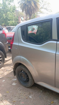 Silver Mahindra e2o P4