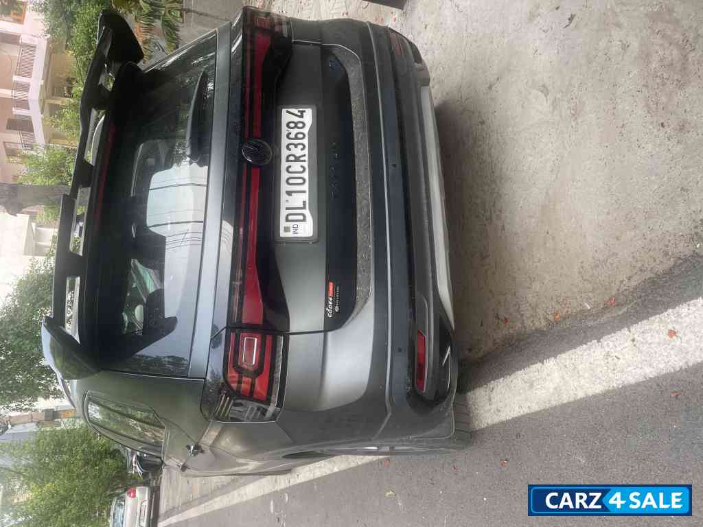 Volkswagen Taigun Topline MT