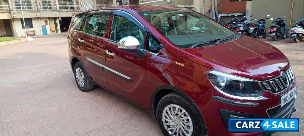 Mahindra Marazzo M2 7 seater