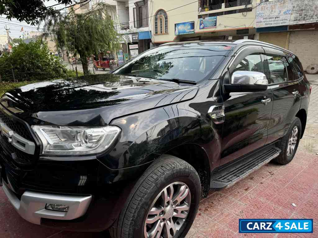 Black Ford Endeavour 4*4 titanium plus