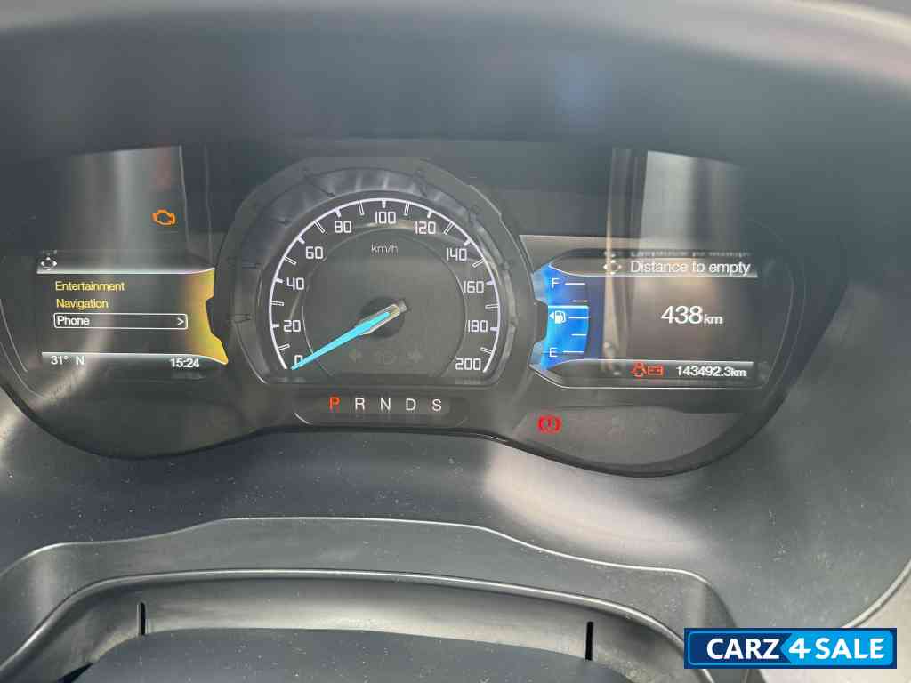 Black Ford Endeavour 4*4 titanium plus