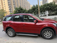 Red Mahindra XUV 500 W10 AT