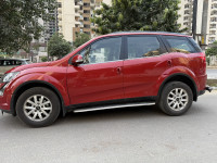 Red Mahindra XUV 500 W10 AT