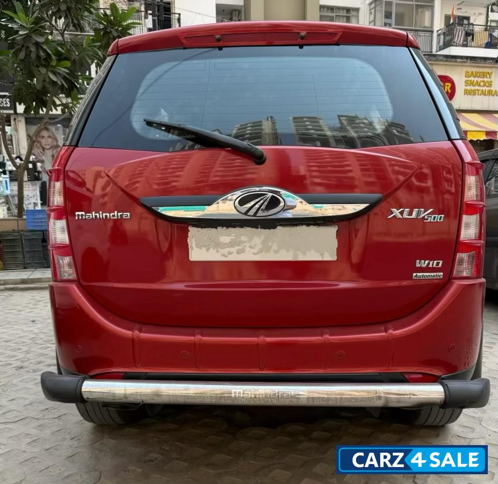 Red Mahindra XUV 500 W10 AT