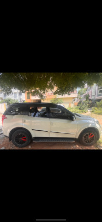 Mahindra XUV 500 W10 R FWD