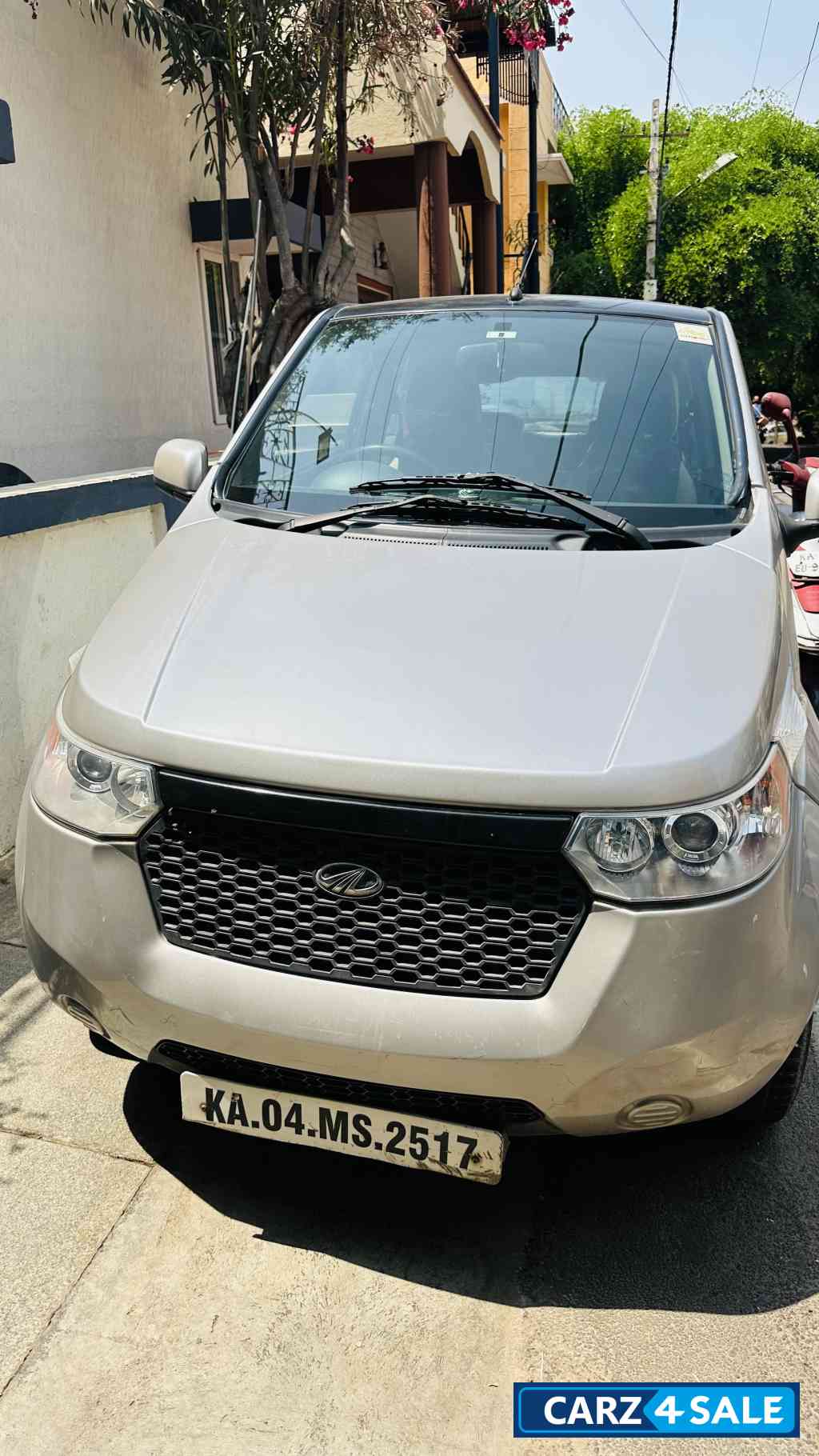Mahindra e2o T6