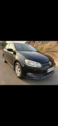 Black Volkswagen Vento Highline