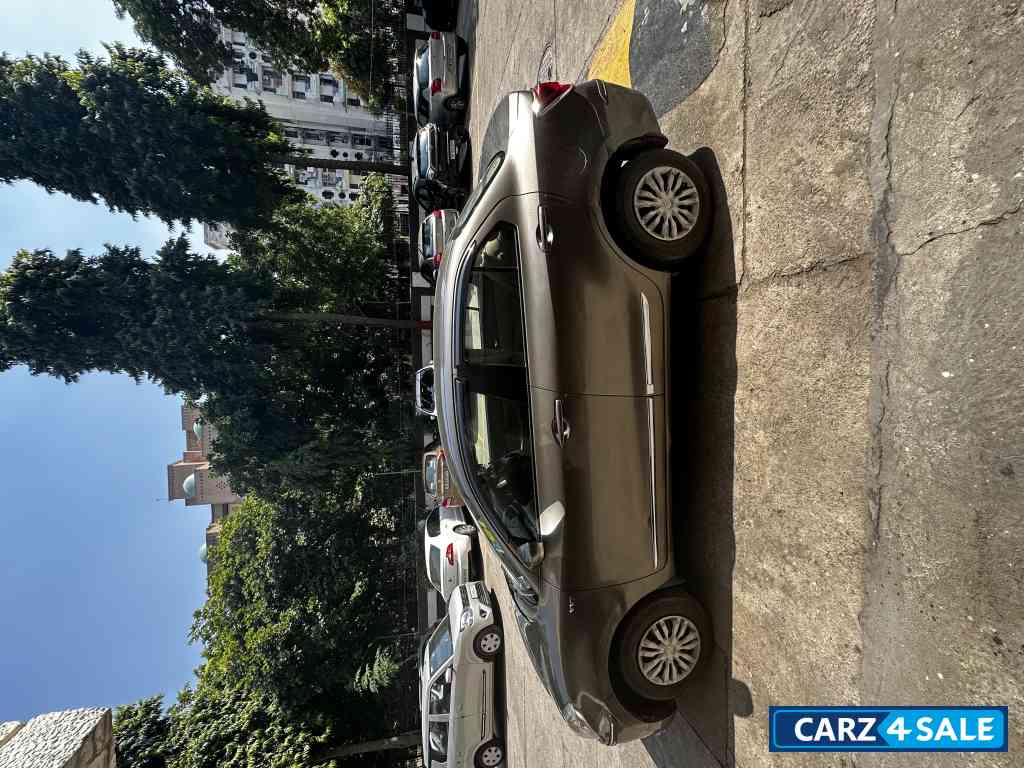 Maruti Suzuki Dzire VXI