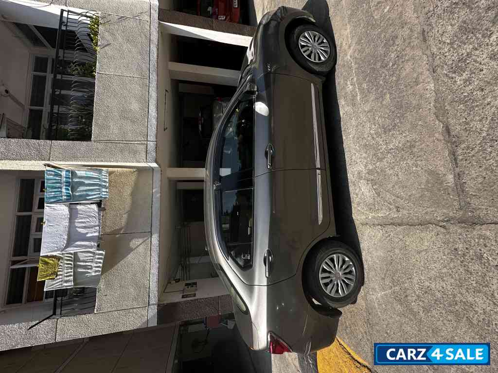 Maruti Suzuki Dzire VXI