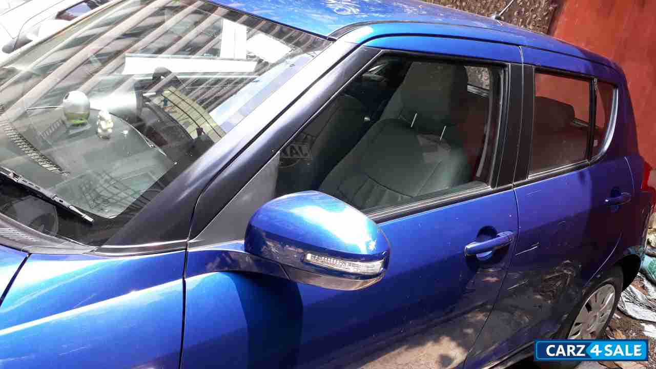 Blue Maruti Suzuki Swift VDI