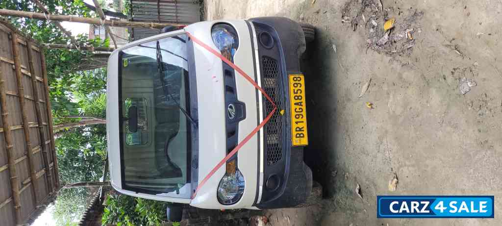 Withe Mahindra Jeeto Bs6