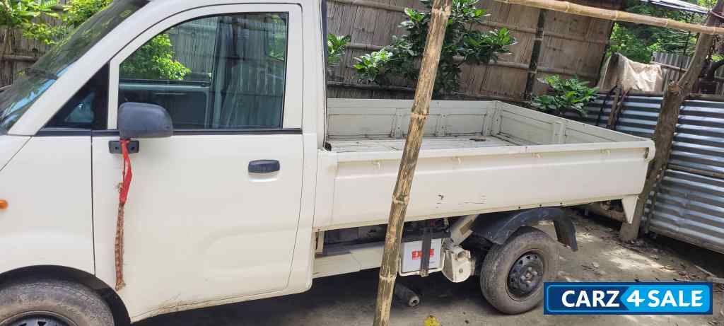 Withe Mahindra Jeeto Bs6