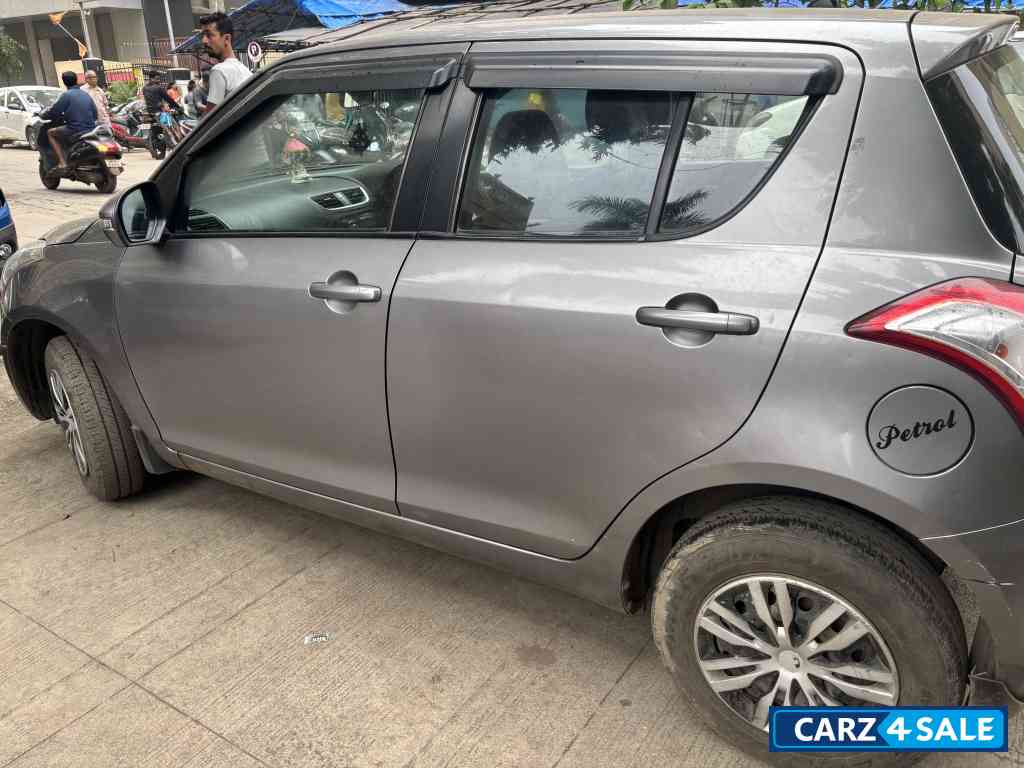 Maruti Suzuki Swift Vxi
